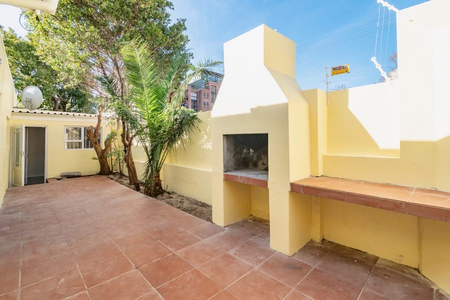 5 Bedroom Property for Sale in Gardens Western Cape